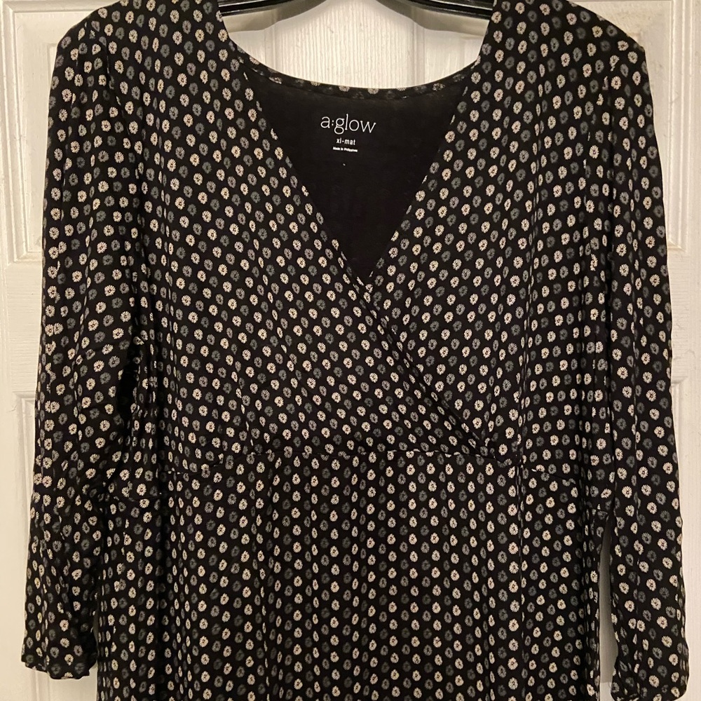 3/4 sleeve surplice nursing tee size XL maternity